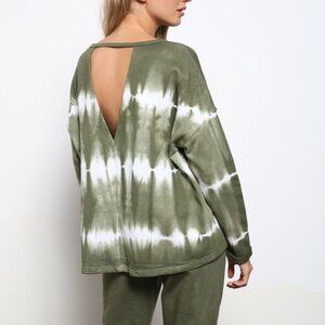 MITTOSHOP Olive Green Tie-Dye Long Sleeve Top, Open Back Pullover, Cozy Soft